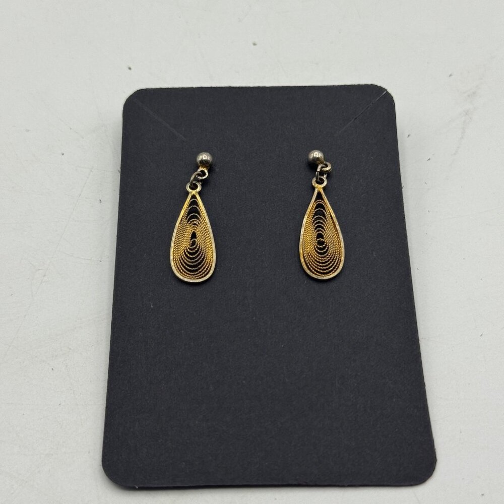 Vintage Gold Filigree Teardrop Dangle Earrings Lightweight Drop Design